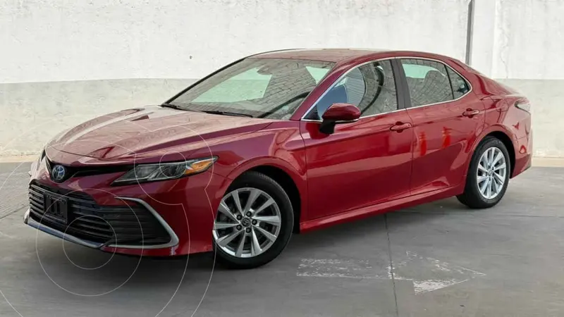 Foto Toyota Camry LE usado (2023) color Rojo precio $439,000