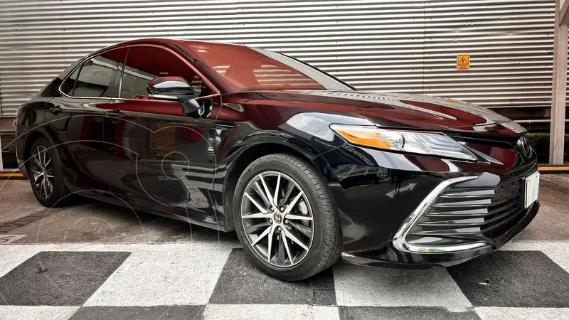 Foto Toyota Camry XLE usado (2022) color Negro precio $415,000