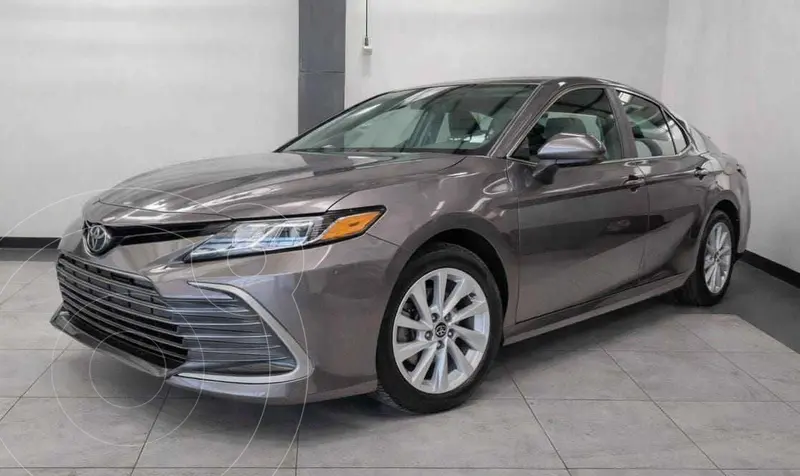 Foto Toyota Camry LE usado (2022) color Gris financiado en mensualidades(enganche $85,800 mensualidades desde $8,464)