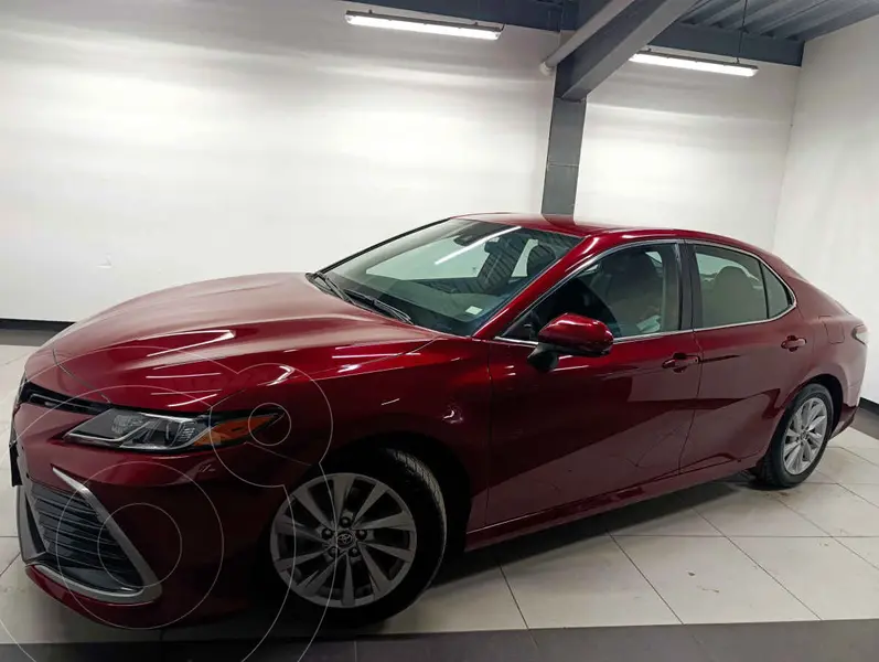 Foto Toyota Camry LE usado (2022) color Rojo precio $360,000