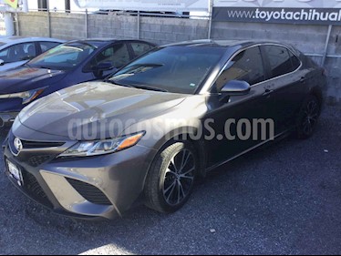 Toyota Camry SE 2.5L usado (2018) color Gris precio $358,000
