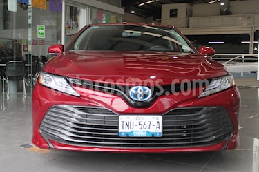 Foto Toyota Camry XLE 2.5L Navi Hibrido usado (2019) color Rojo precio $564,000