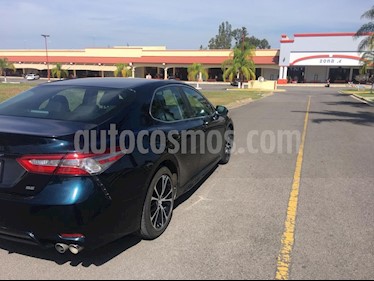 Toyota Camry SE 2.5L usado (2019) color Verde precio $389,000
