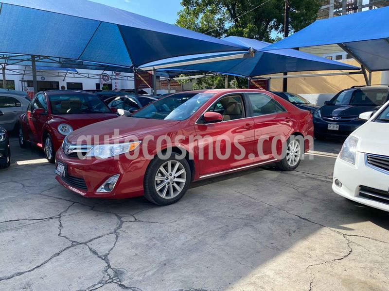 Toyota Camry XLE 2.5L usado (2014) color Vino Tinto precio $239,900