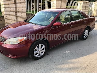 Toyota Camry LE 2.4L usado (2002) color Rojo Vivo precio $77,000