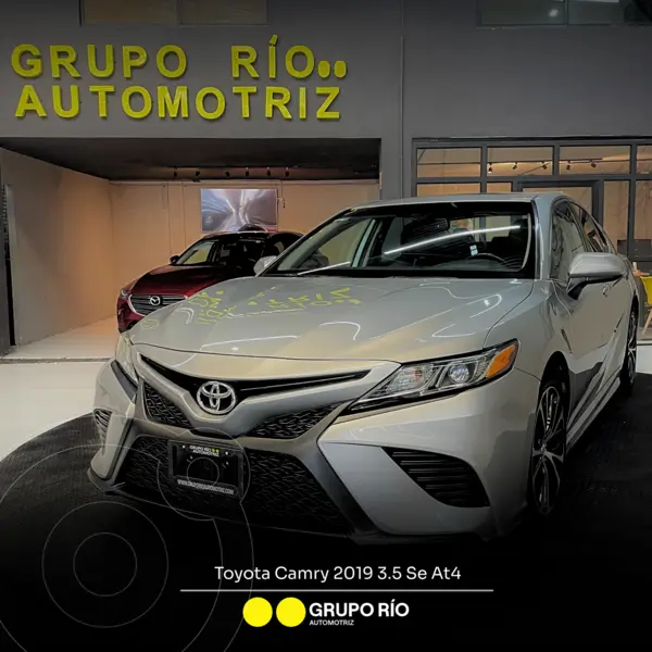 Foto Toyota Camry SE 2.5L usado (2019) color Gris precio $359,000
