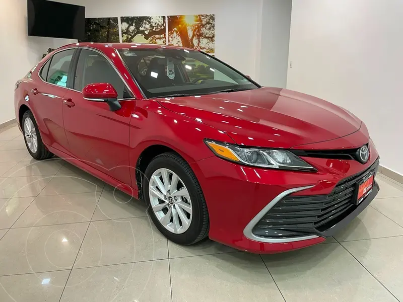 Foto Toyota Camry LE usado (2024) color Rojo precio $549,000