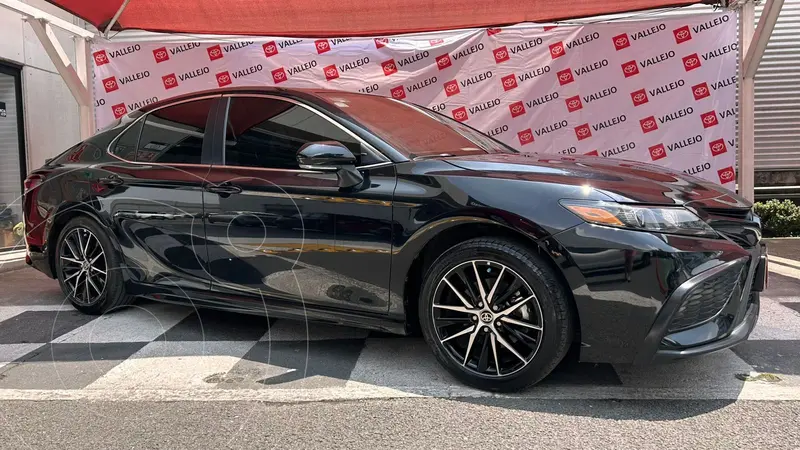 Foto Toyota Camry SE usado (2024) color Negro precio $550,000