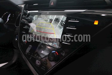 Foto Toyota Camry XLE 2.5L Navi Hibrido usado (2019) color Rojo precio $569,000