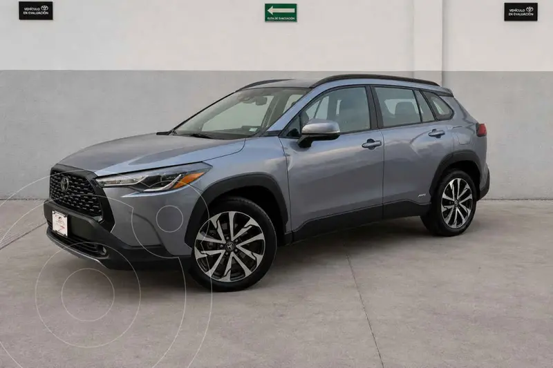 Foto Toyota Corolla Cross HEV LE usado (2024) color Azul financiado en mensualidades(enganche $115,500 mensualidades desde $11,394)