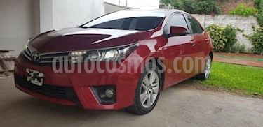 foto Toyota Corolla 1.8 XEi Pack CVT usado (2015) color Rojo precio $668.000