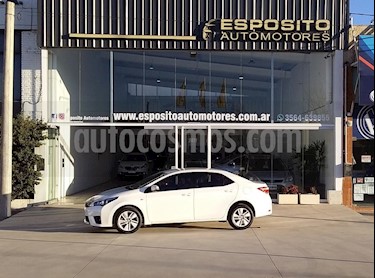 foto Toyota Corolla 1.8 XEi Pack CVT usado (2015) color Blanco precio $620.000