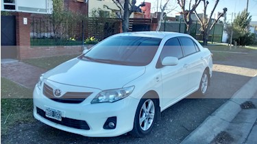 Foto Toyota Corolla 1.8 XEi usado (2013) color Blanco precio $380.000