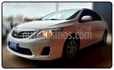 foto Toyota Corolla 1.8 XLi usado (2012) color Blanco precio $490.000