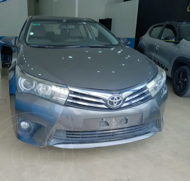 Foto Toyota Corolla 1.8 XLi usado (2015) color Gris precio u$s14.000