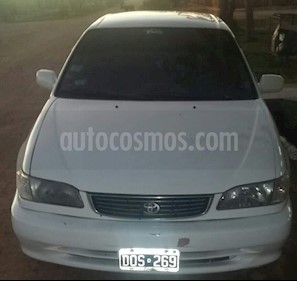 foto Toyota Corolla 1.8 XEi usado (2001) color Blanco precio $120.000