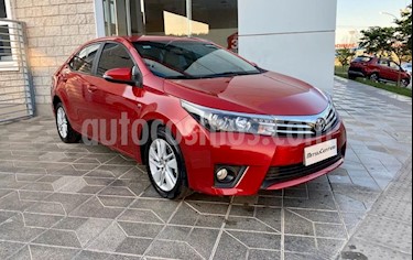 foto Toyota Corolla 1.8 XLi CVT usado (2017) color Rojo precio $950.000
