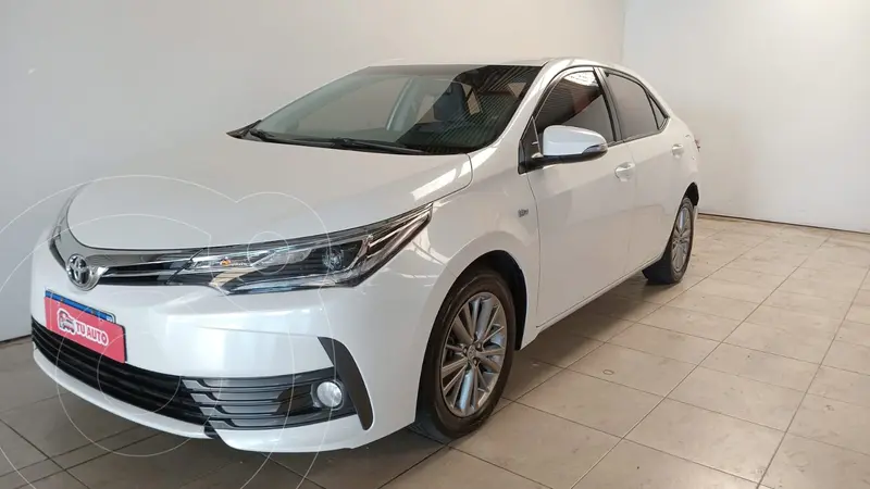 Foto Toyota Corolla 1.8 XEi usado (2019) color Blanco financiado en cuotas(anticipo $10.600.000)