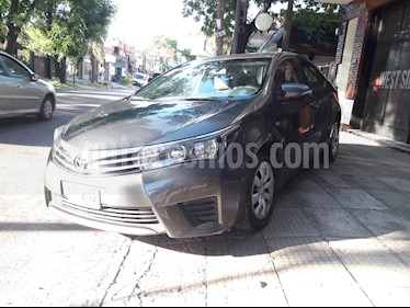 Toyota Corolla 1.8 XLi usado (2015) color Gris Oscuro precio $650.000