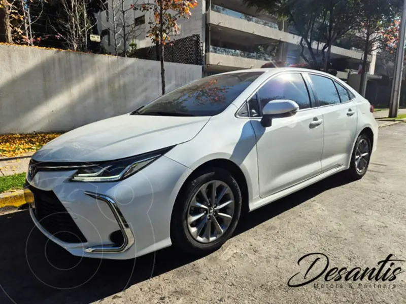 Foto Toyota Corolla 2.0L XEI usado (2023) color Blanco precio $15.870.000