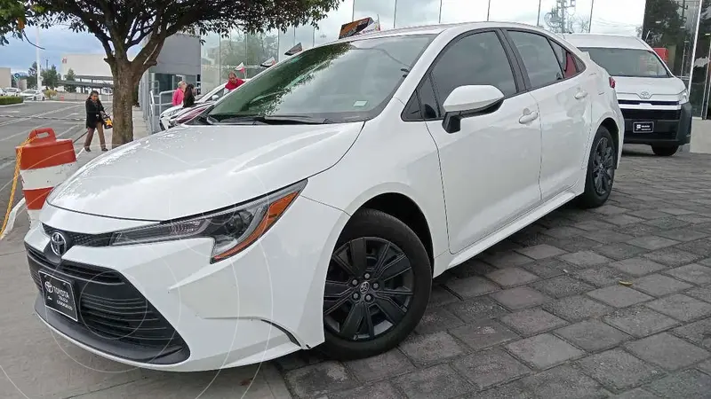 Foto Toyota Corolla Base Aut usado (2024) color Blanco precio $379,000
