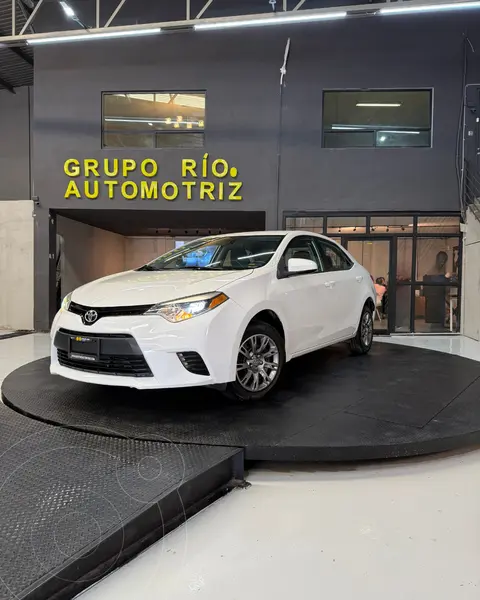 Foto Toyota Corolla Base Aut usado (2016) color Blanco precio $198,000