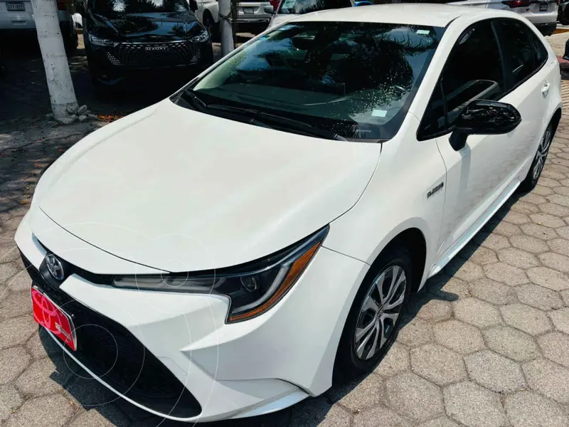 Foto Toyota Corolla LE Aut usado (2021) color Blanco precio $378,000