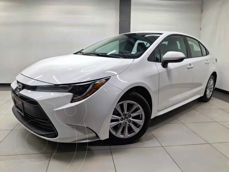 Foto Toyota Corolla Base Aut usado (2026) color Blanco financiado en mensualidades(enganche $95,868 mensualidades desde $9,457)