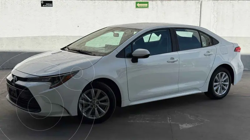 Foto Toyota Corolla LE Aut usado (2024) color Blanco precio $398,000