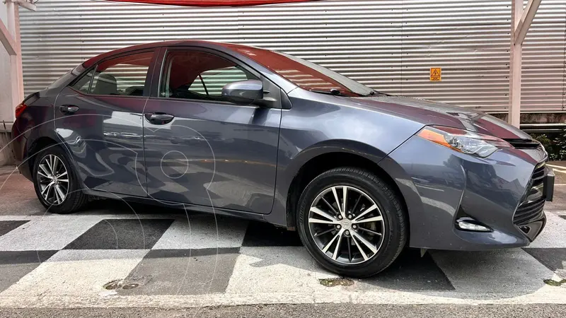 Foto Toyota Corolla LE Aut usado (2017) color Gris Oscuro precio $245,000