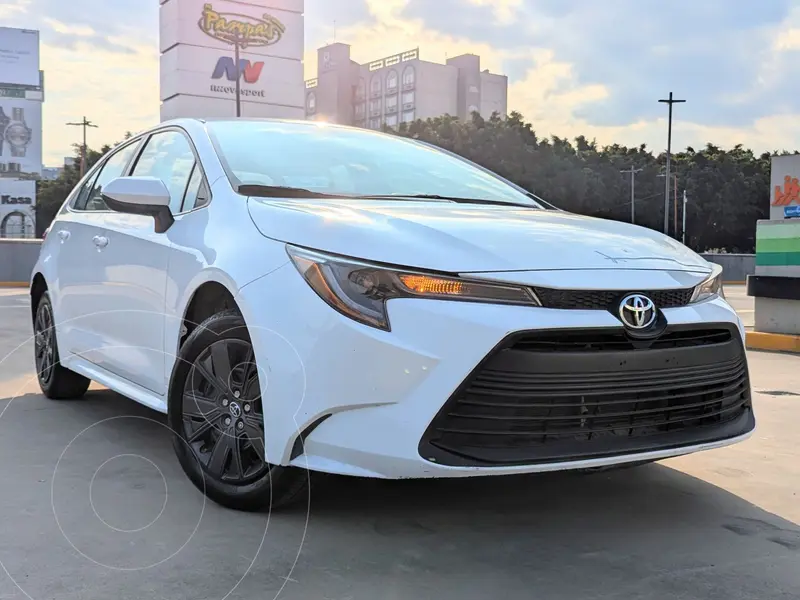 Foto Toyota Corolla Base Aut usado (2023) color Blanco financiado en mensualidades(enganche $121,136 mensualidades desde $5,204)