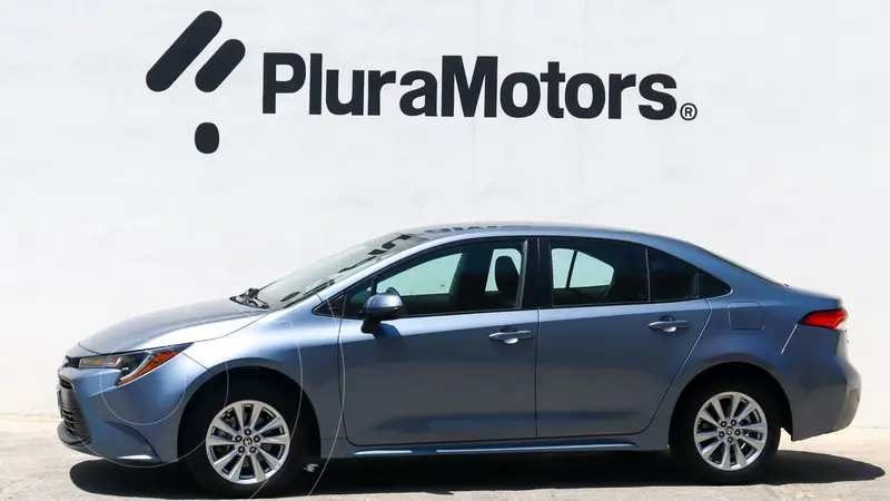 Foto Toyota Corolla LE Aut usado (2023) color Celeste precio $385,000