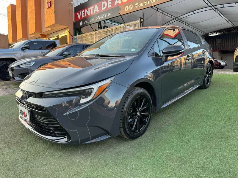 Foto Toyota Corolla XLE Aut usado (2023) color Gris precio $399,999