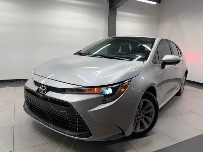 Foto Toyota Corolla Base Aut usado (2025) color Plata financiado en mensualidades(enganche $95,700 mensualidades desde $9,441)