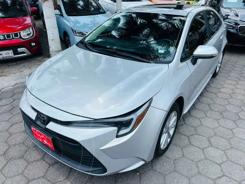 Foto Toyota Corolla XLE Aut usado (2023) color Plata precio $399,000