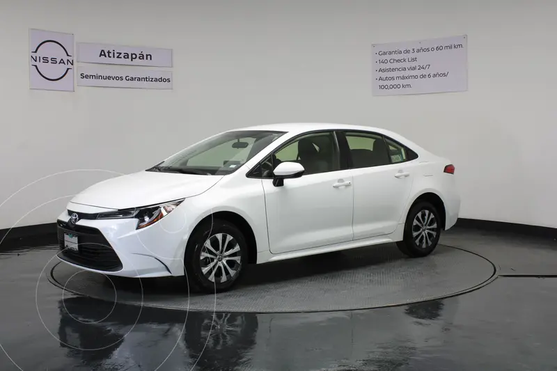 Foto Toyota Corolla LE Aut usado (2024) color Blanco precio $420,000