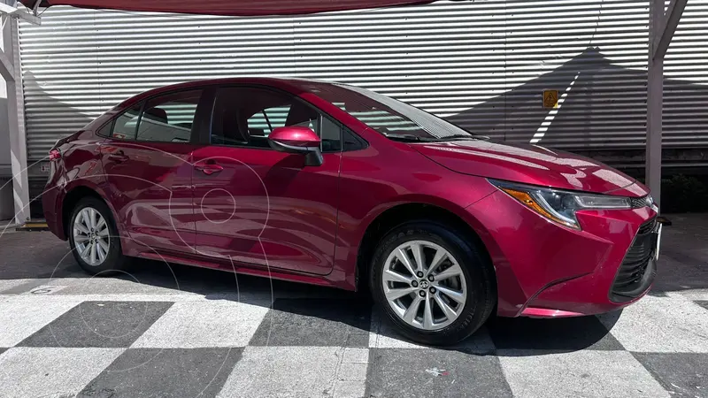 Foto Toyota Corolla LE Aut usado (2023) color Rojo precio $370,000