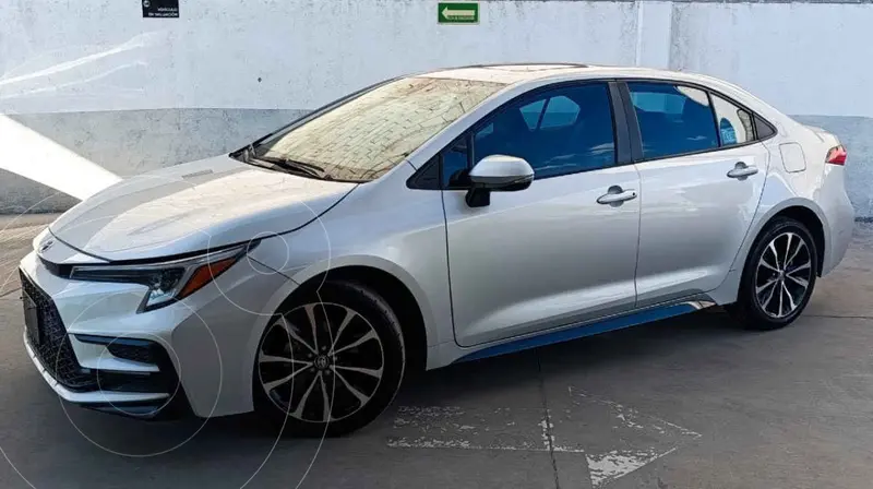 Foto Toyota Corolla SE Aut usado (2023) color Plata precio $435,000