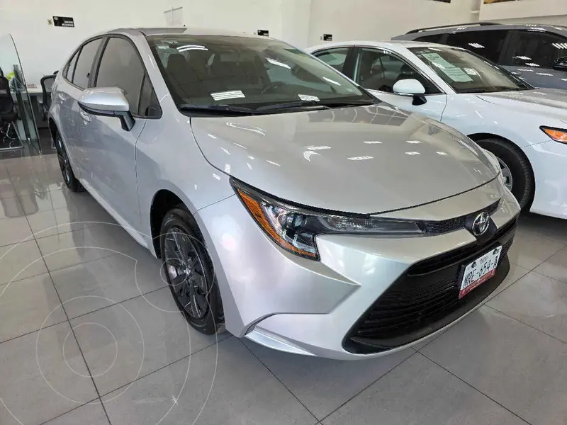 Foto Toyota Corolla Base Aut usado (2024) color Plata financiado en mensualidades(enganche $96,750 mensualidades desde $8,169)