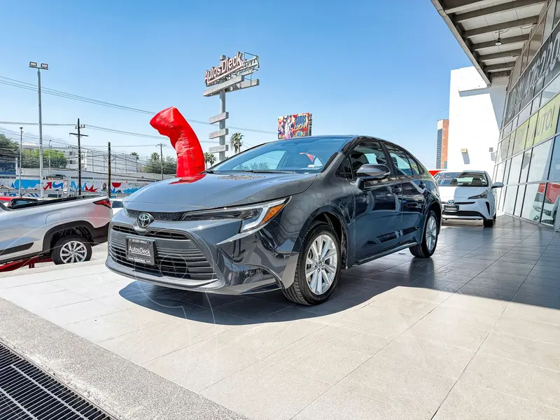 Foto Toyota Corolla XLE Aut usado (2023) color Gris Oscuro precio $399,000