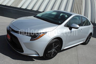 Toyota Corolla Base usado (2020) color Plata precio $300,000