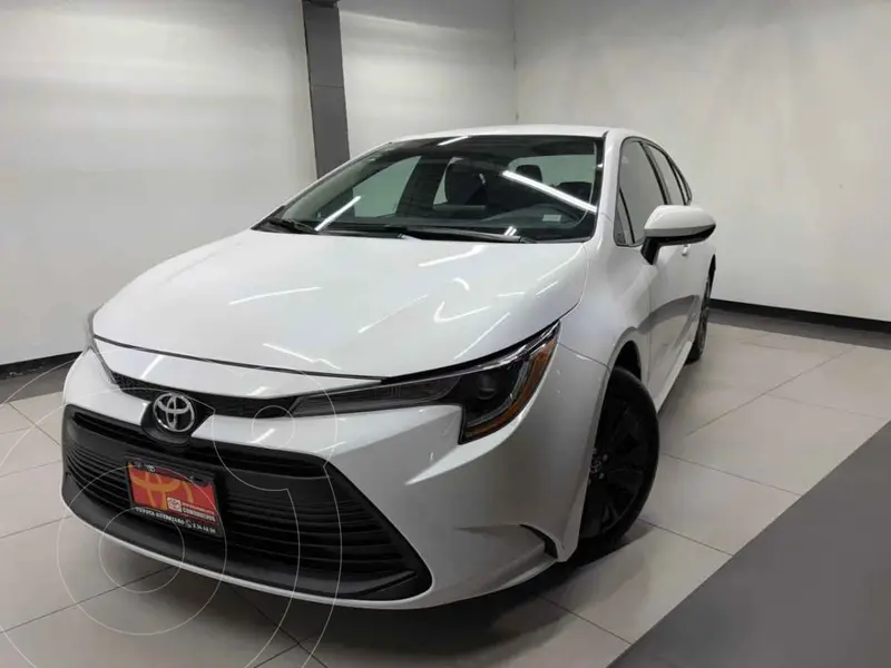Foto Toyota Corolla Base Aut usado (2024) color Blanco precio $383,000
