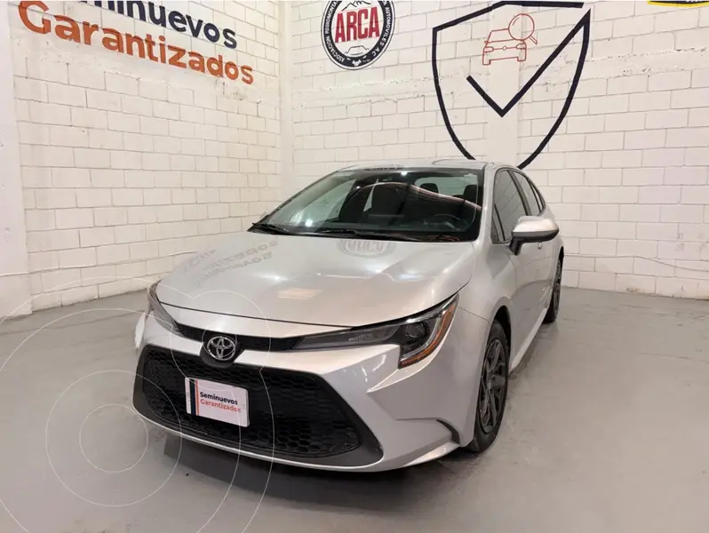 Foto Toyota Corolla LE Aut usado (2022) color plateado precio $289,000
