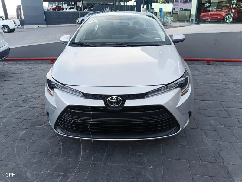Foto Toyota Corolla Base Aut usado (2025) color plateado precio $415,000