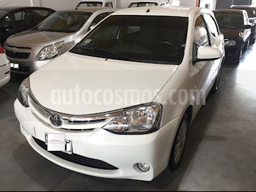 foto Toyota Etios Hatchback - usado (2014) color Blanco precio $340.000
