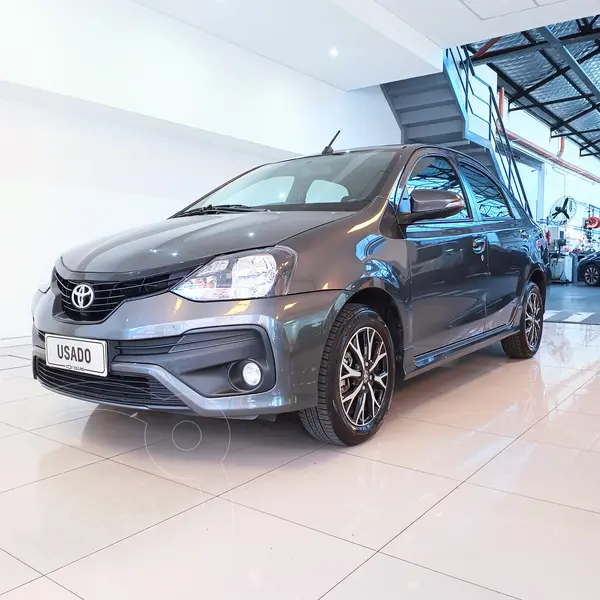 Foto Toyota Etios Hatchback XLS Aut usado (2022) color Gris precio $21.000.000