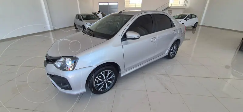 Foto Toyota Etios Hatchback XLS usado (2020) color Plata precio $20.400.000