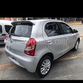 Toyota Etios Hatchback XLS usado (2016) color Gris Claro precio $570.000