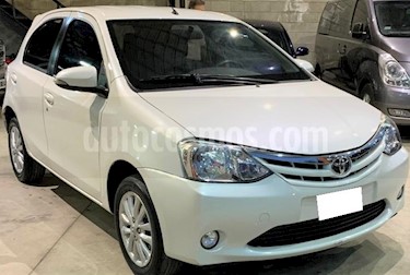 Toyota Etios Hatchback XLS 2015/2016 usado (2015) color Blanco precio $560.000