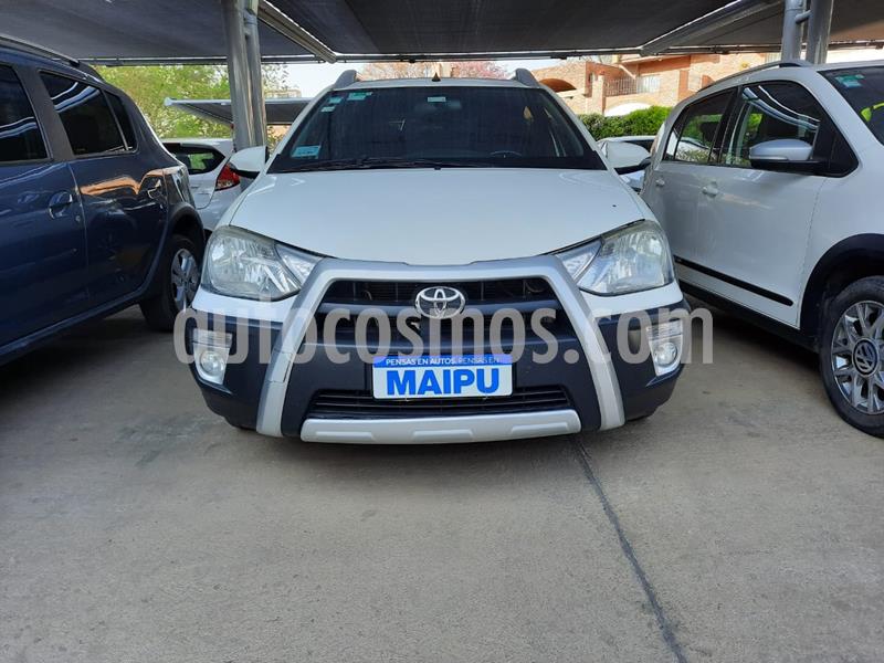 Toyota Etios Hatchback Cross usado (2014) color Blanco precio $850.000